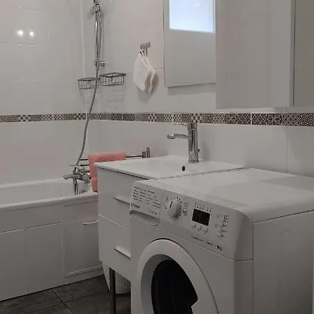 Lejlighed Le Thourottois*centre Ville*wifi*spacieux*confort* Saint-gobain